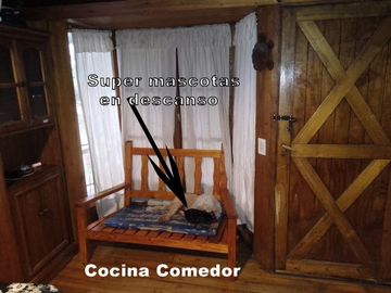 VENTA CASA ESTILO CABAÑA ZONA COMERCIAL PILAR