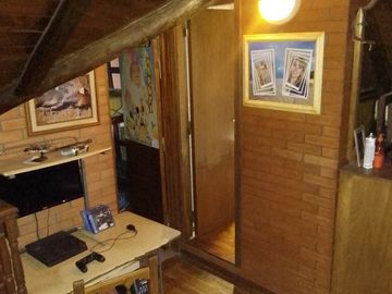 VENTA CASA ESTILO CABAÑA ZONA COMERCIAL PILAR