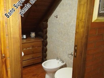VENTA CASA ESTILO CABAÑA ZONA COMERCIAL PILAR