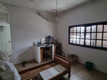 Casa en venta - 4 Dormitorios 3 Baños - Cocheras - 251Mts2 - Loma Hermosa