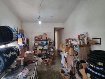 Casa en venta - 4 Dormitorios 3 Baños - Cocheras - 251Mts2 - Loma Hermosa