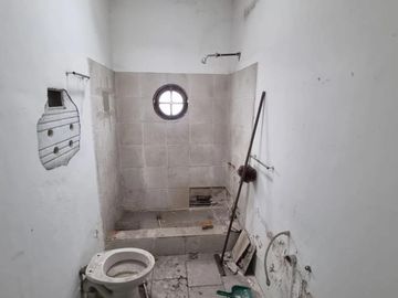 Casa en venta - 4 Dormitorios 3 Baños - Cocheras - 251Mts2 - Loma Hermosa