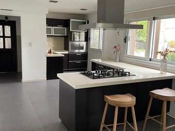 Casa en Campos De Echeverria venta con Renta