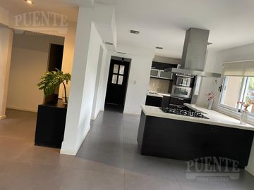 Casa en Campos De Echeverria venta con Renta