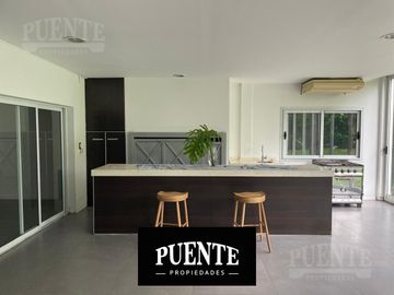 Casa en Campos De Echeverria venta con Renta