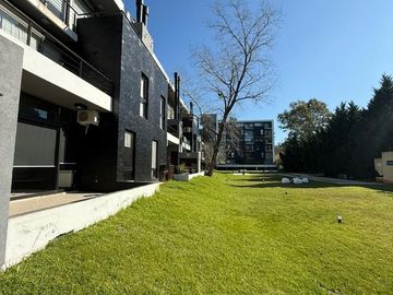 Excelente departamento 3 amb con cochera en Las Cavas, Canning