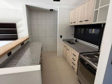 Excelente departamento 3 amb con cochera en Las Cavas, Canning