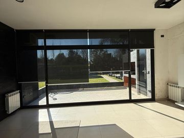 Excelente departamento 3 amb con cochera en Las Cavas, Canning