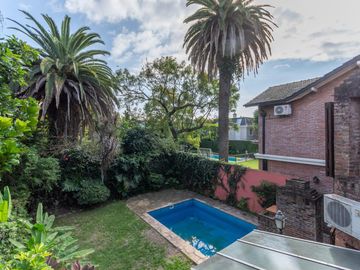 Casa en venta en Martinez de Libertador al Rio, de excelente calidad.