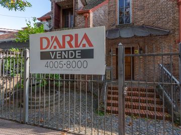 Casa en venta en Martinez de Libertador al Rio, de excelente calidad.