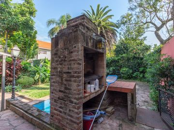 Casa en venta en Martinez de Libertador al Rio, de excelente calidad.