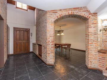 Casa en venta en Martinez de Libertador al Rio, de excelente calidad.