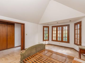Casa en venta en Martinez de Libertador al Rio, de excelente calidad.