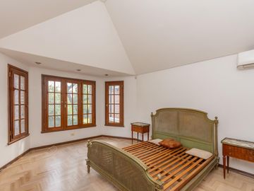 Casa en venta en Martinez de Libertador al Rio, de excelente calidad.