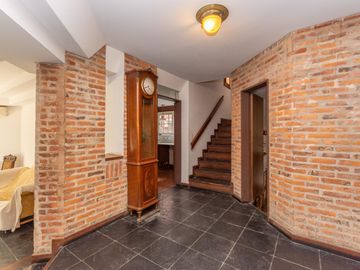 Casa en venta en Martinez de Libertador al Rio, de excelente calidad.