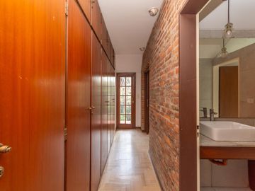 Casa en venta en Martinez de Libertador al Rio, de excelente calidad.