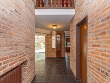 Casa en venta en Martinez de Libertador al Rio, de excelente calidad.