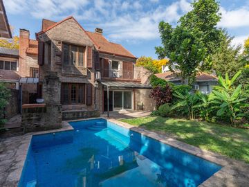 Casa en venta en Martinez de Libertador al Rio, de excelente calidad.