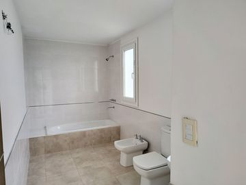 Venta, Casa, Nordelta, Barrio Los Lagos, Amplia, Piscina, Playroom, Financiación