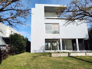 Venta, Casa, Nordelta, Barrio Los Lagos, Amplia, Piscina, Playroom, Financiación