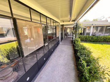 Casa en Chacras Los Raigales sobre 5.000 m2 parque