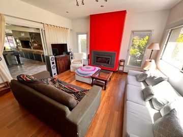Casa en Chacras Los Raigales sobre 5.000 m2 parque