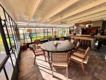 Casa en Chacras Los Raigales sobre 5.000 m2 parque