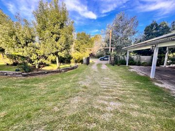 Casa en Chacras Los Raigales sobre 5.000 m2 parque