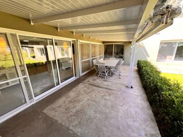 Casa en Chacras Los Raigales sobre 5.000 m2 parque