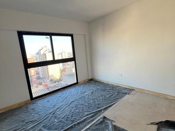 Venta Tres Ambientes 110M2, Cochera y Baulera, Lanús.