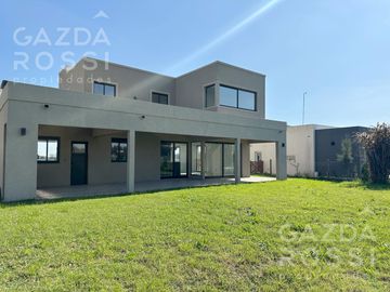Excelente casa en San Simon
