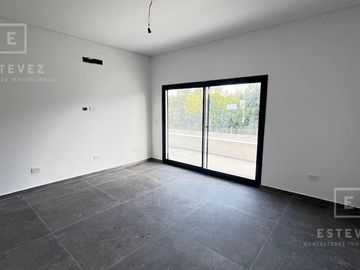 Casa en venta, pileta, Barrio Cerrado, Escobar