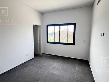 Casa en venta, pileta, Barrio Cerrado, Escobar
