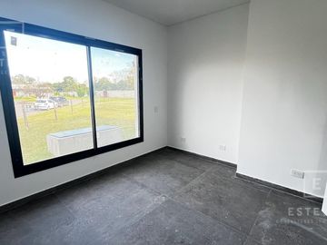 Casa en venta, pileta, Barrio Cerrado, Escobar