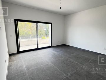 Casa en venta, pileta, Barrio Cerrado, Escobar