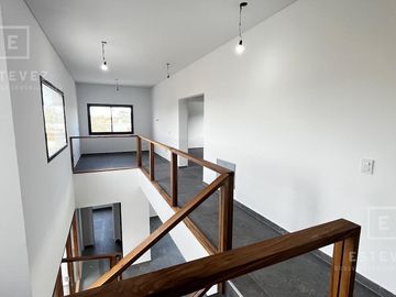 Casa en venta, pileta, Barrio Cerrado, Escobar