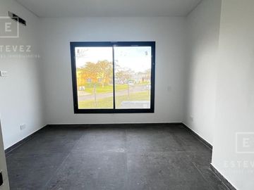 Casa en venta, pileta, Barrio Cerrado, Escobar