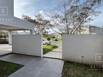 Casa en venta, pileta, Barrio Cerrado, Escobar