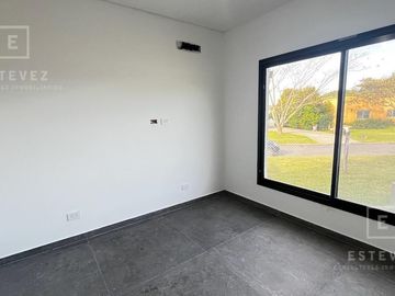 Casa en venta, pileta, Barrio Cerrado, Escobar