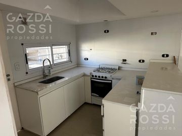 Excelente Duplex en la calle  Racedo esquina Azurduy