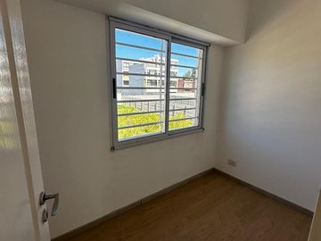 Excelente Duplex en la calle  Racedo esquina Azurduy