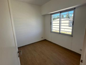 Excelente Duplex en la calle  Racedo esquina Azurduy