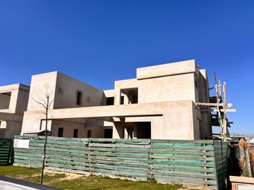 Venta -  Casa Almendro -  5 Ambientes - A estrenar - Barrio Privado Santa Ana, Villanueva, Tigre