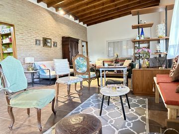 Venta Casa quinta con piscina, 1 habitación   dependencia Barrio Del Carmen - Lobos