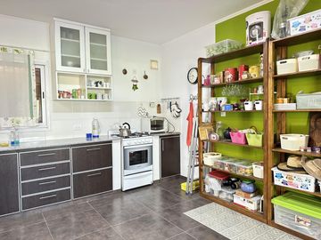 Venta Casa quinta con piscina, 1 habitación   dependencia Barrio Del Carmen - Lobos