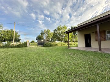 Venta Casa quinta con piscina, 1 habitación   dependencia Barrio Del Carmen - Lobos