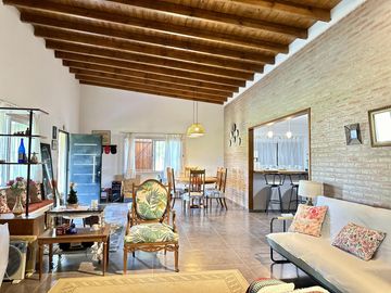 Venta Casa quinta con piscina, 1 habitación   dependencia Barrio Del Carmen - Lobos