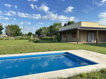 Venta Casa quinta con piscina, 1 habitación   dependencia Barrio Del Carmen - Lobos