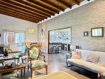 Venta Casa quinta con piscina, 1 habitación   dependencia Barrio Del Carmen - Lobos