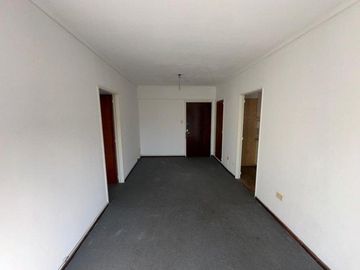 Departamento de 3 Ambientes en Pleno Centro de Monte Grande!!!!